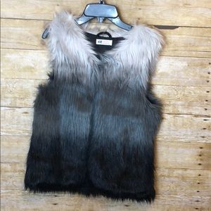 H&M Girls size 14 Y+ Ombre Faux Fur Vest